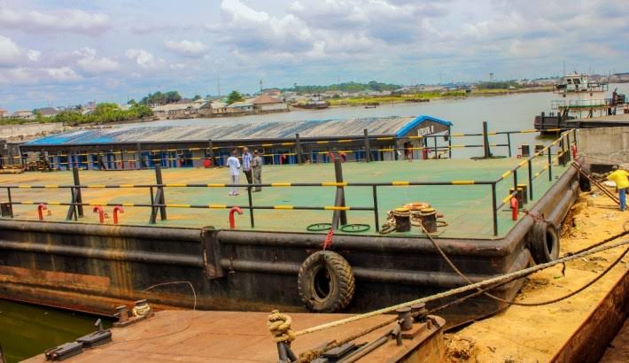 Construction of 1000 Ramp Barge